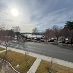 Lakeview Cottage - 3Bed 3Bth Chic Home