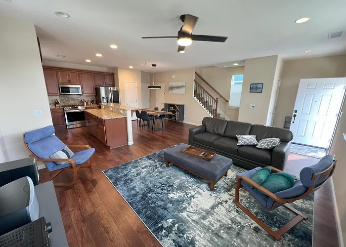 Lakeview Cottage - 3Bed 3Bth Chic Home