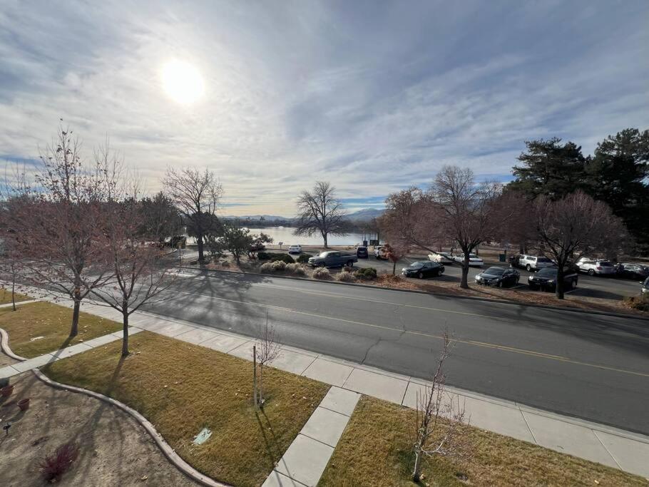 Lakeview - 3bed 3bth Chic