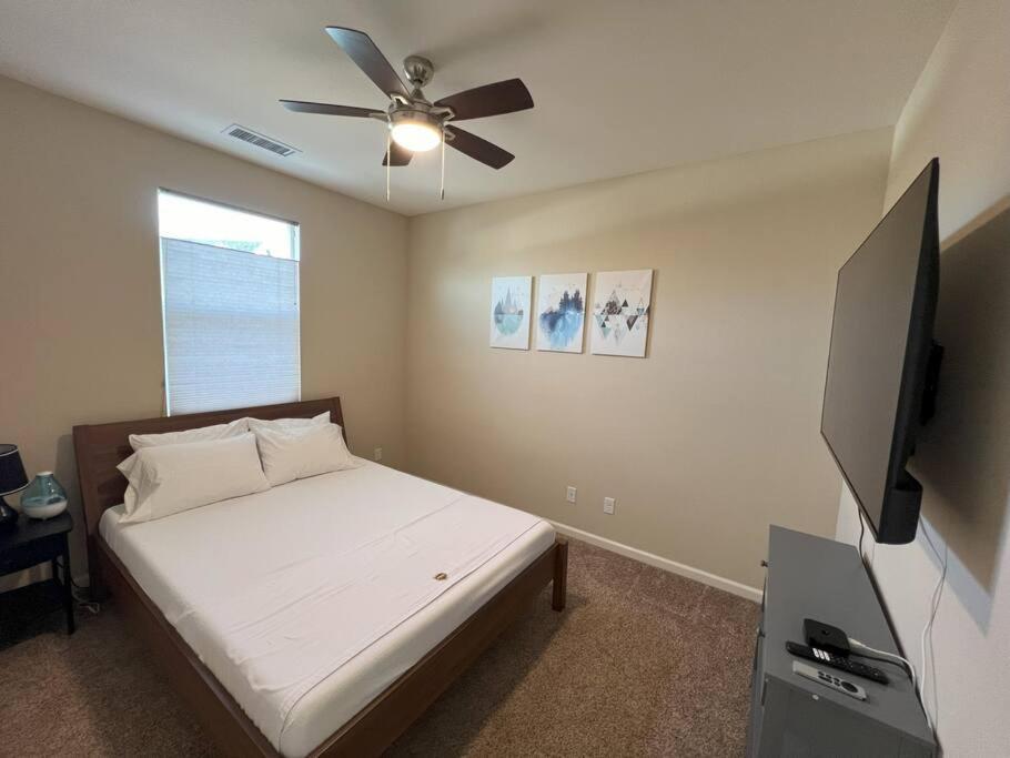 Lakeview - 3bed 3bth Chic Holiday home Reno
